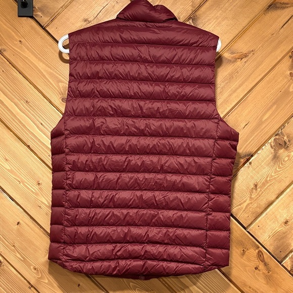 Burgundy Puffer Vest Small - Picture 4 of 5
